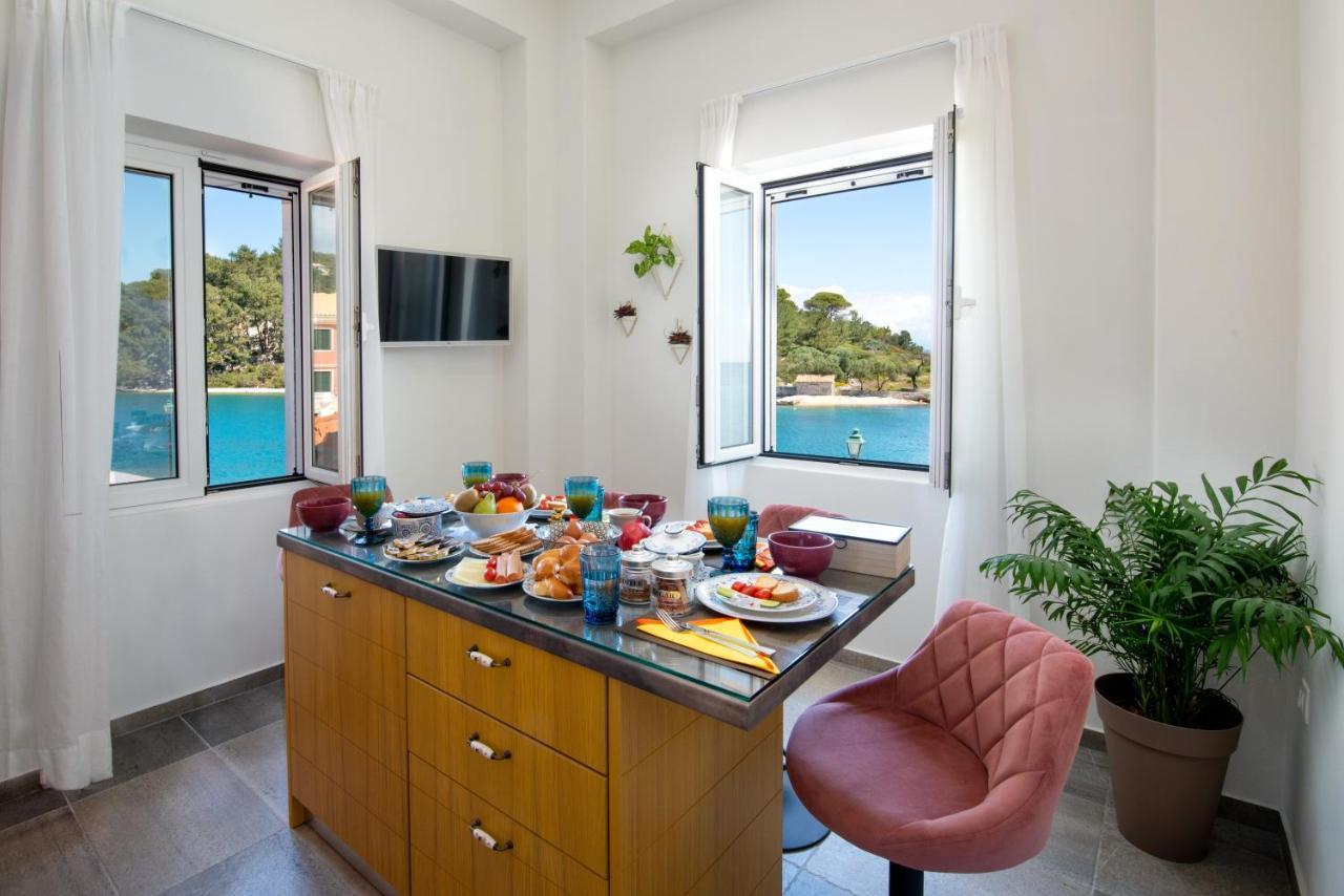 Sea Front Suite "Sea Tales" Ґайос Екстер'єр фото